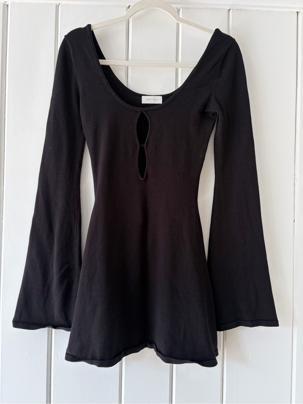 Meshki Black Scoop Keyhole Flared Sleeve Long Sleeve Dress